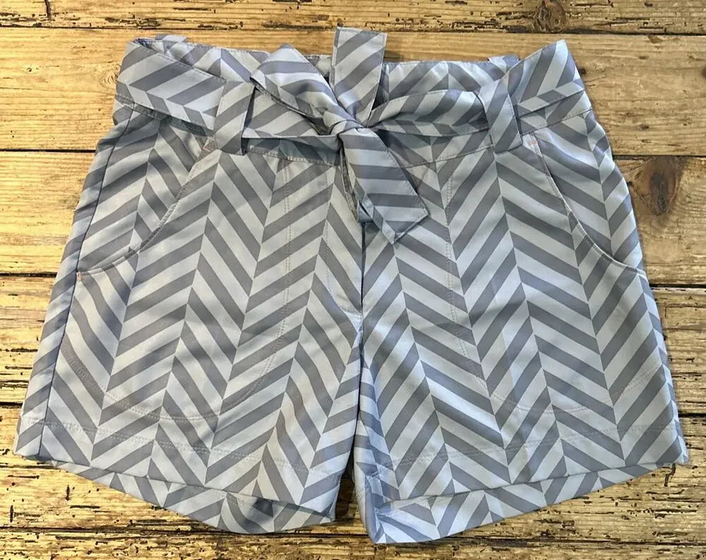 Nike Golf Women’s Gray Striped Tie Waist Golf Shorts Size 4
